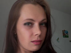 VonnaLeila - female with brown hair and  small tits webcam at xLoveCam