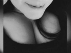 LuciaVonne - female with black hair and  big tits webcam at LiveJasmin