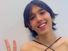 VvannessaTs - shemale with black hair webcam at xLoveCam