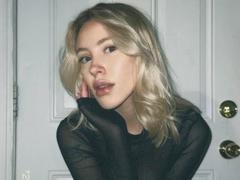 WandaMchardy - blond female webcam at xLoveCam
