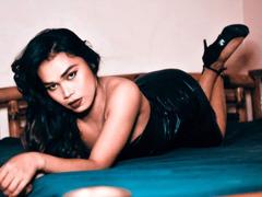 DiamondNicky - shemale with black hair webcam at xLoveCam