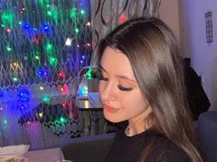 WavaBlauman - female with brown hair and  big tits webcam at xLoveCam