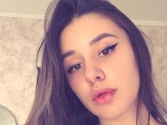 WavaBlauman - female with brown hair and  big tits webcam at xLoveCam
