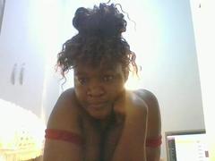 Weenie - female with black hair webcam at xLoveCam