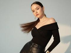 WeksaMur - female with brown hair webcam at LiveJasmin