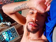 WellJhon from xLoveCam