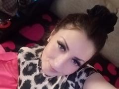 WikiStar - female with brown hair and  small tits webcam at xLoveCam