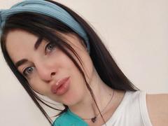 WildBerryMuse-hot - female with black hair webcam at xLoveCam