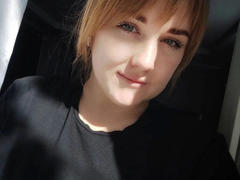 WildFlower-hot - female with brown hair webcam at xLoveCam