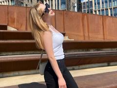 MakSisisia - blond female with  big tits webcam at xLoveCam