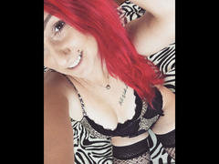Wild-Vanilla-hot - female with red hair webcam at xLoveCam