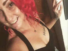 Wild-Vanilla-hot - female with red hair webcam at xLoveCam