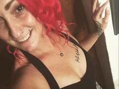 Wild-Vanilla-hot - female with red hair webcam at xLoveCam