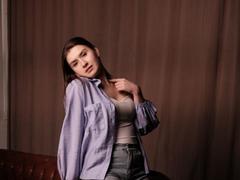 WillowCalin - female with brown hair webcam at xLoveCam