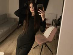 Wixiyaa - female with brown hair and  small tits webcam at xLoveCam