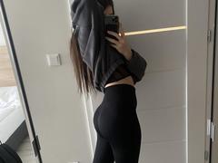Wixiyaa - female with brown hair and  small tits webcam at xLoveCam