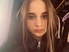 WowMonkey - female webcam at xLoveCam