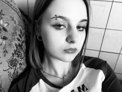 WowMonkey - female webcam at xLoveCam