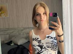 WowMonkey - female webcam at xLoveCam