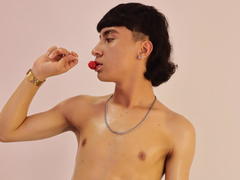 XaanderGrey from LiveJasmin