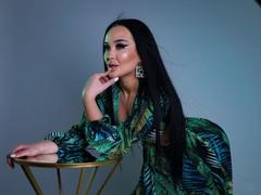 XandraRaven - female with black hair and  big tits webcam at xLoveCam