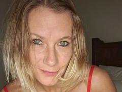 xcYola-hot - blond female webcam at xLoveCam