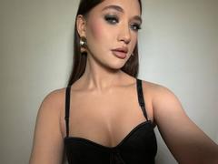 XeniaSherod - female with brown hair webcam at xLoveCam