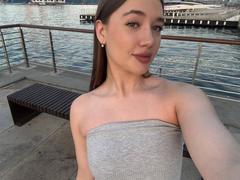 XeniaSherod - female with brown hair webcam at xLoveCam