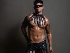 XerosCl from xLoveCam