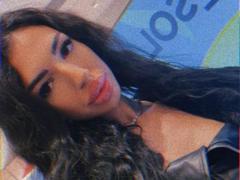 XiaraBlaze - female with black hair webcam at xLoveCam