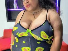 XiomaraForYou - female with black hair webcam at xLoveCam