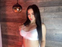 xJuliax - female with black hair and  big tits webcam at xLoveCam