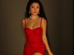 XKleo - female with brown hair and  big tits webcam at xLoveCam