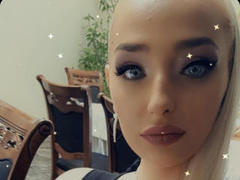 XRenataBlue - blond female webcam at xLoveCam