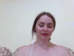Xxandra - female with brown hair and  small tits webcam at xLoveCam