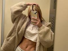 YaekoBordges - blond female webcam at xLoveCam