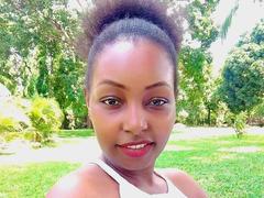 Yamala-hot - female with black hair webcam at xLoveCam