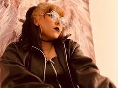 YamiiRyuu - blond female webcam at xLoveCam