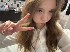 JeanninePaup - female with brown hair webcam at LiveJasmin