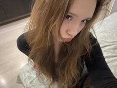 JeanninePaup - female with brown hair webcam at LiveJasmin