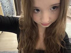 JeanninePaup - female with brown hair webcam at LiveJasmin