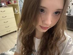 JeanninePaup - female with brown hair webcam at LiveJasmin
