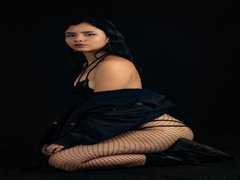 YanNyan - female with black hair and  small tits webcam at xLoveCam