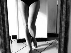 YaraSweet - female with black hair and  small tits webcam at xLoveCam