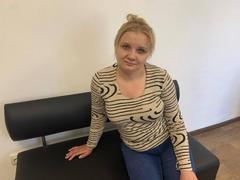 YaroslavaLad - blond female webcam at xLoveCam