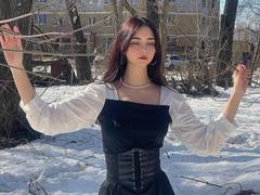 Yasumiu - female with black hair webcam at xLoveCam