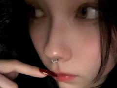 Yasumiu - female with black hair webcam at xLoveCam
