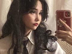 Yasumiu - female with black hair webcam at xLoveCam
