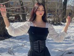 Yasumiu - female with black hair webcam at xLoveCam