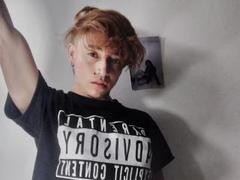 YeiSela - blond shemale webcam at xLoveCam